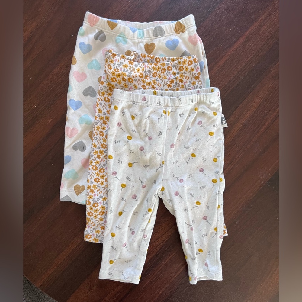 BABY GIRL 3-6M PANTS-FLORAL & HEARTS